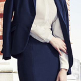 FRONT PLEAT DETAIL STRAIGHT SKIRT